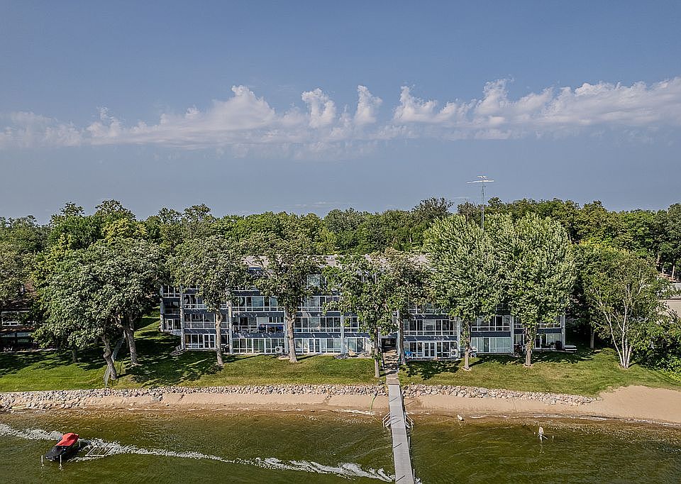 1st image of 315 Park Lake Blvd