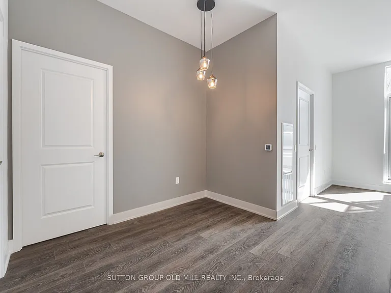 204 Burnhamthorpe Rd E #104 — Photo 16