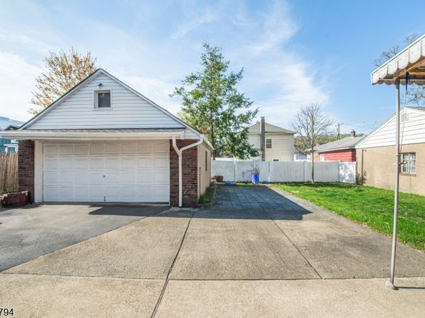 17 Wood St, Little Falls Twp., NJ 07424