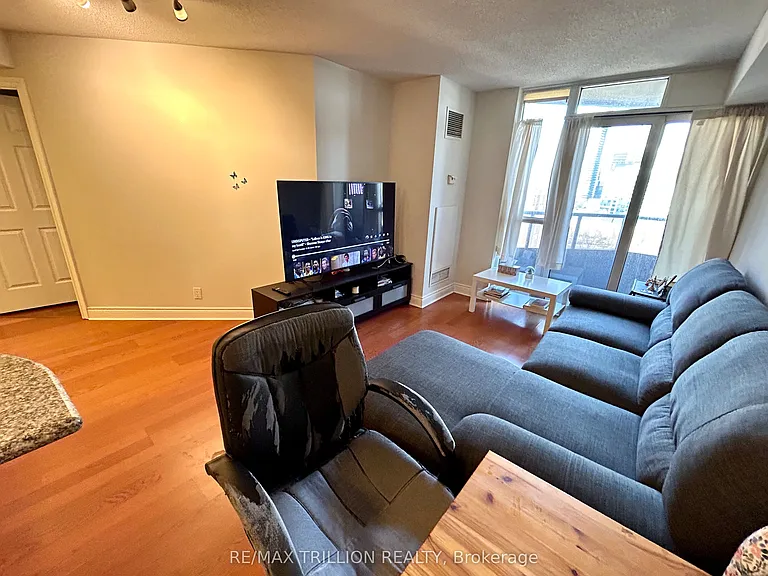 78 Harrison Garden Blvd #1014 — Photo 15
