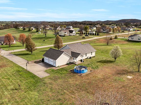 5th image of 137 Walnut Dr