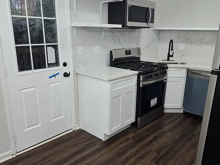3211 Highpoint Ct — Photo 3