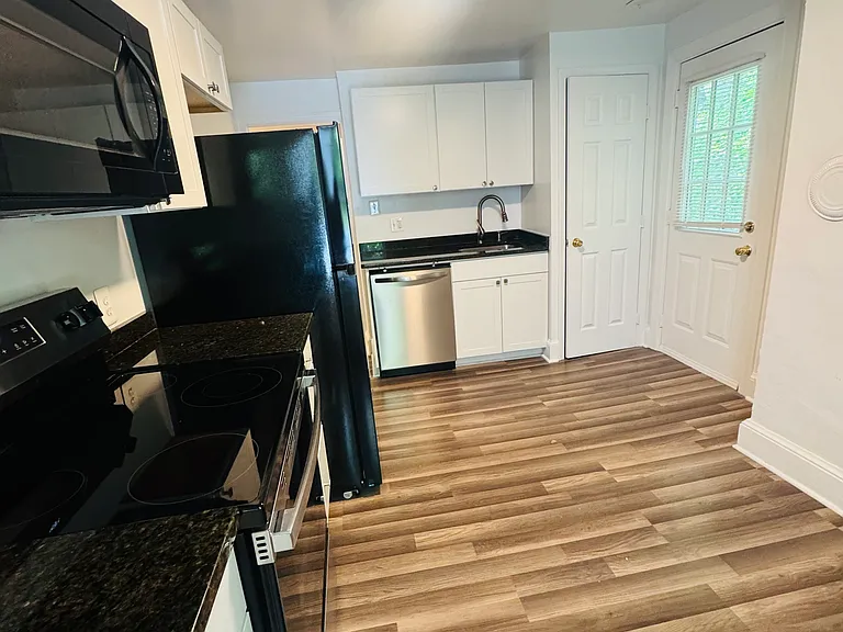 95 Alexandria Pike #4 — Photo 12