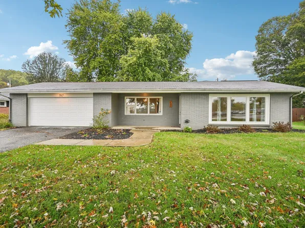 787 Country Club Dr, Newark, OH 43055