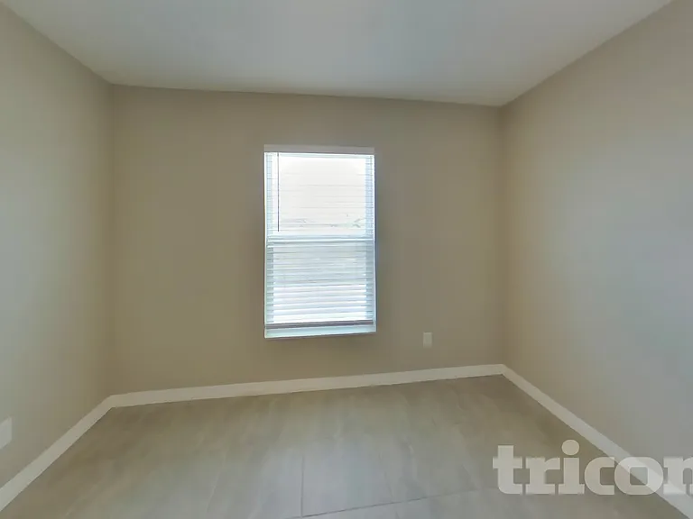 2163 Mandarin Loop — Photo 5