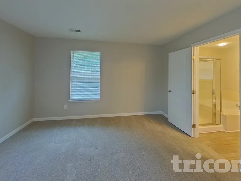 246 Bridgeport Rd — Photo 7