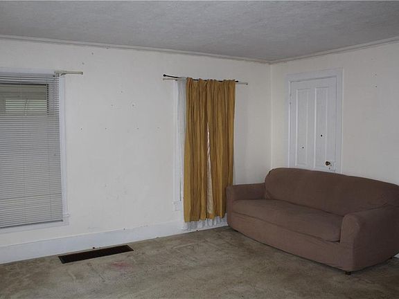 4th image of 6 E Franklin St