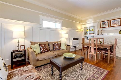 Bungalow Original
        Feature