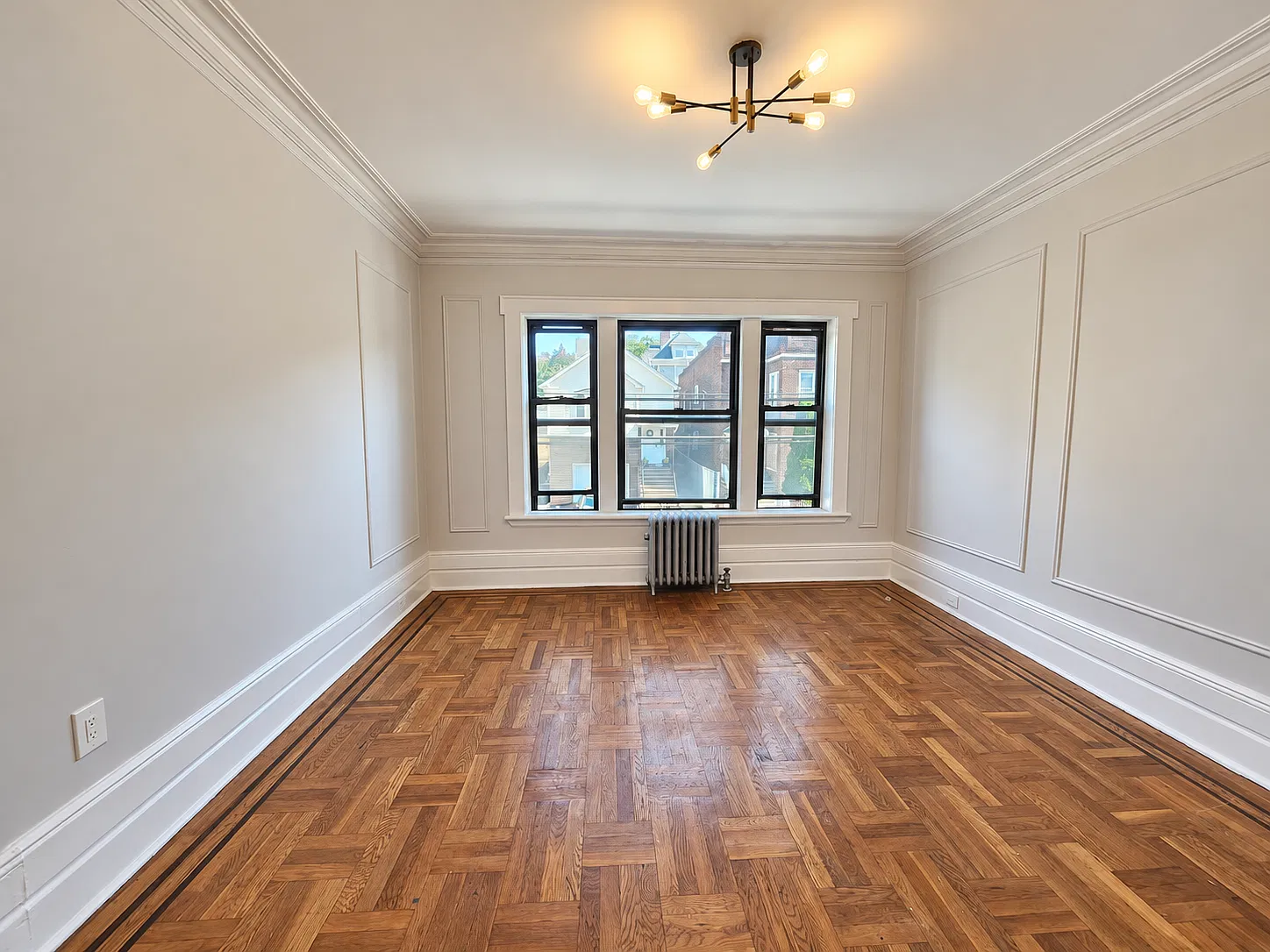 218 Highland Ave — Photo 2