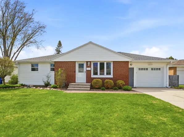 1204 Saint Agnes Dr, Green Bay, WI 54304