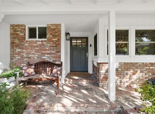 23843 Crosson Dr, Woodland Hills, CA 91367