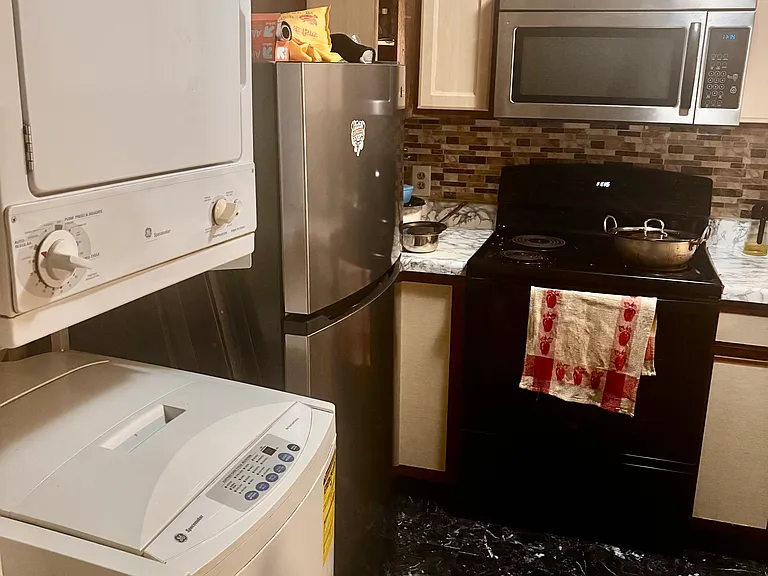 1390 Hunters Rd #L — Photo 5