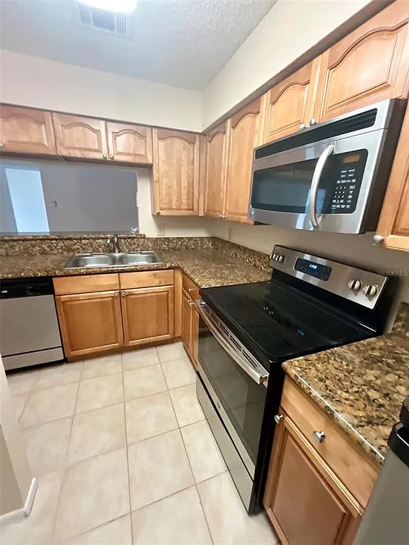 2 bed, 2.0 bath, 962 sqft, $1,695 — Photo 4
