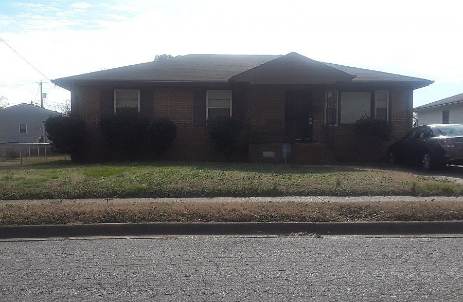 1st image of 2717 Hickory St