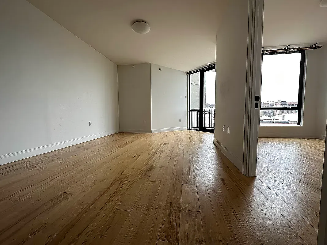 564 Saint Johns Place — Photo 4