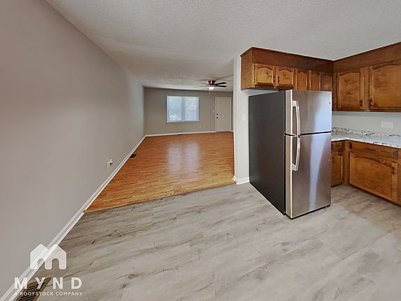 3rd image of 154 Wandering Ln