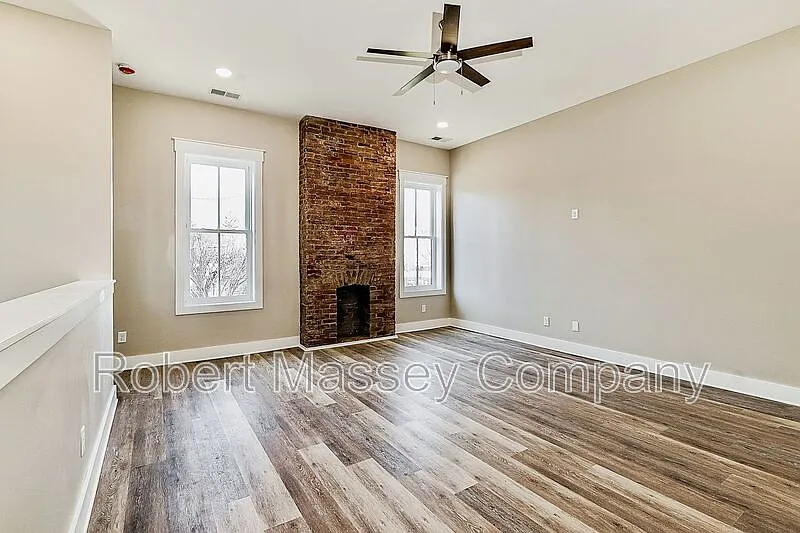 2 bed, 2.0 bath, 1350 sqft, $1,895 — Photo 1