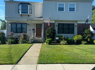 4062 Reardon Pl, Seaford, NY 11783