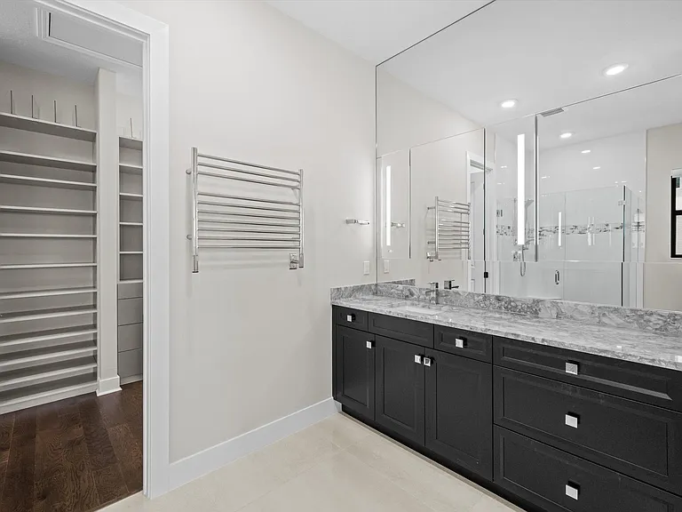 15664 Merritt Dr — Photo 32