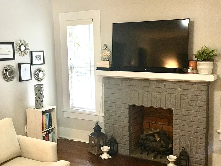 2921 Lee Ave — Photo 1