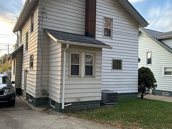 3rd image of 1449 Brown St