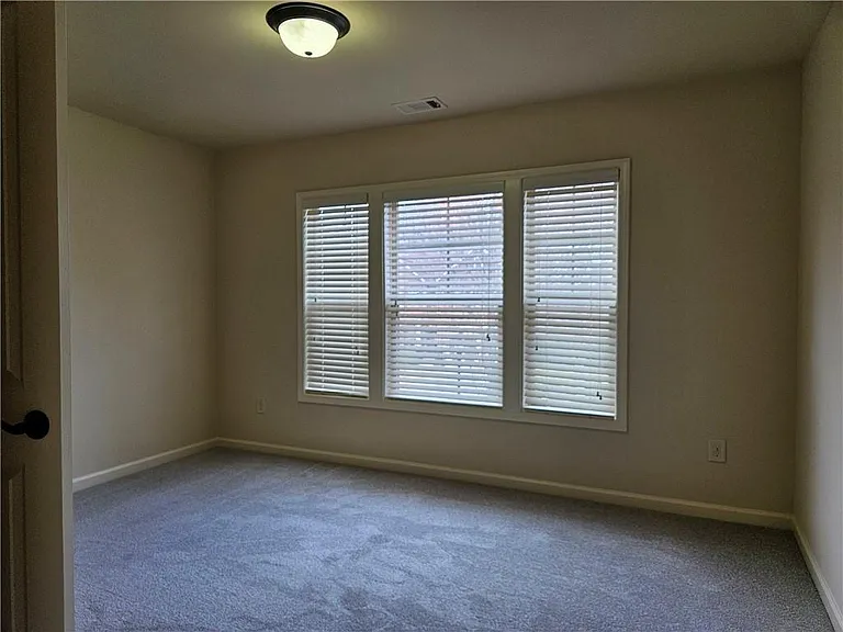 3155 Stonecrest Dr — Photo 23