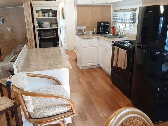 5th image of 1610 W Bay Dr #47