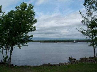 1635 Riverside Dr, Dallas City, IL 62330