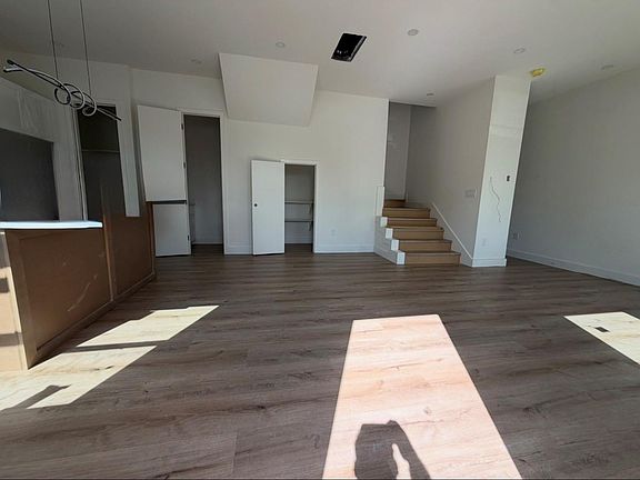 5th image of 2603 Terry St #A