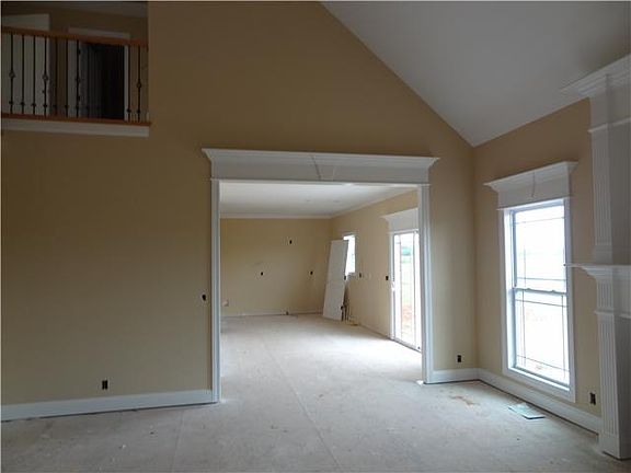 5th image of 4921 General Eisenhower Dr