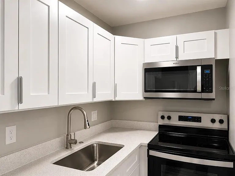 9160 Lake Chase Island Way #9160 — Photo 11