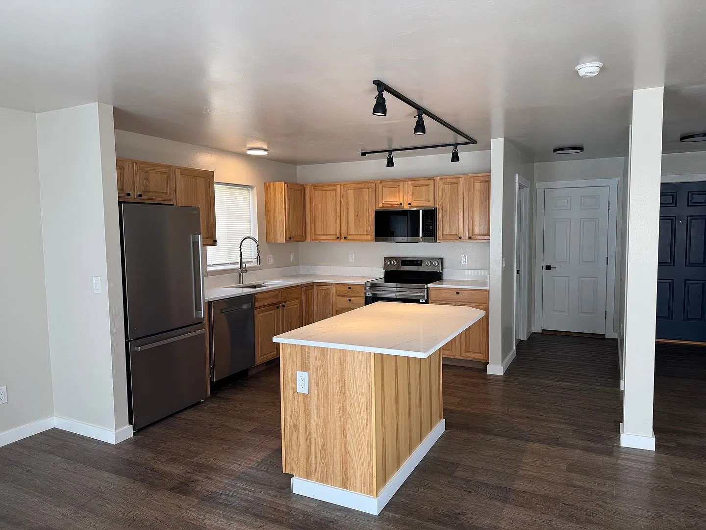 Fully Updated 3-Bedroom Townhome in River Rock — Photo 3