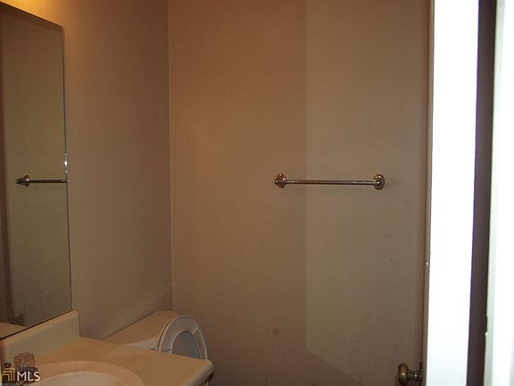 4th image of 2782 Country Ct SE