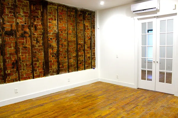 Rented by Nooklyn NYC LLC | media 65