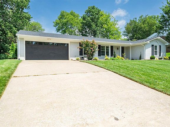 3rd image of 2350 Crescent Hill Dr
