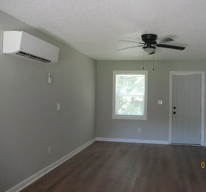 2 bed, 1.0 bath, $1,195 — Photo 2