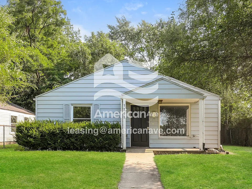 1202 E McKinley Ave