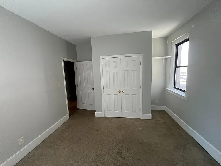 211 W 9th St #2 — Photo 7