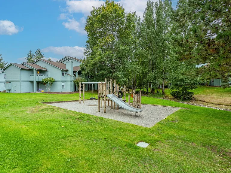 The Vineyards Apartments - Bremerton, WA. — Photo 10