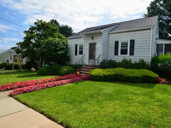 60 N Linden Pl, Dover, NJ 07801
