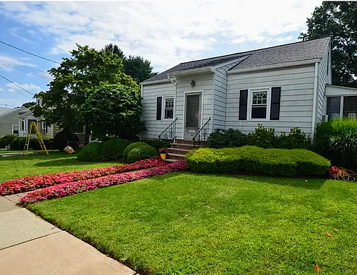 60 N Linden Pl Photo 1