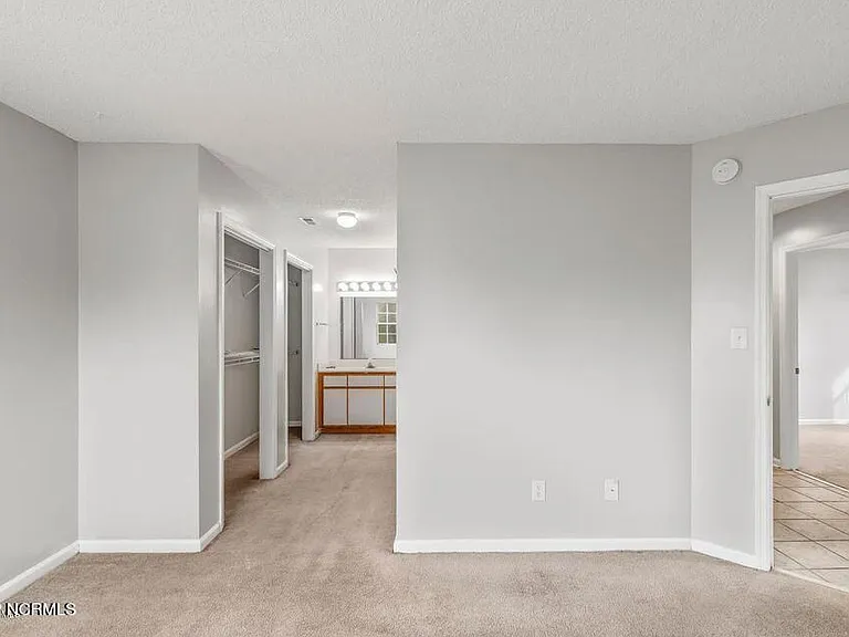 424 Singletree Dr — Photo 16