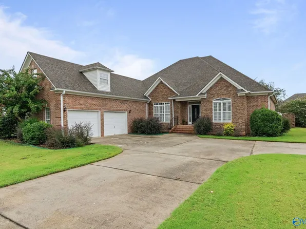 105 Brac Cir SW, Huntsville, AL 35824