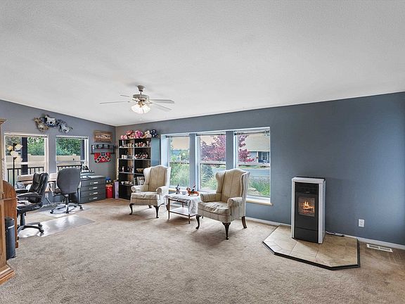 2nd image of 10907 S Pinecroft Rd