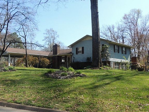 2nd image of 1135 Park Hill Cir