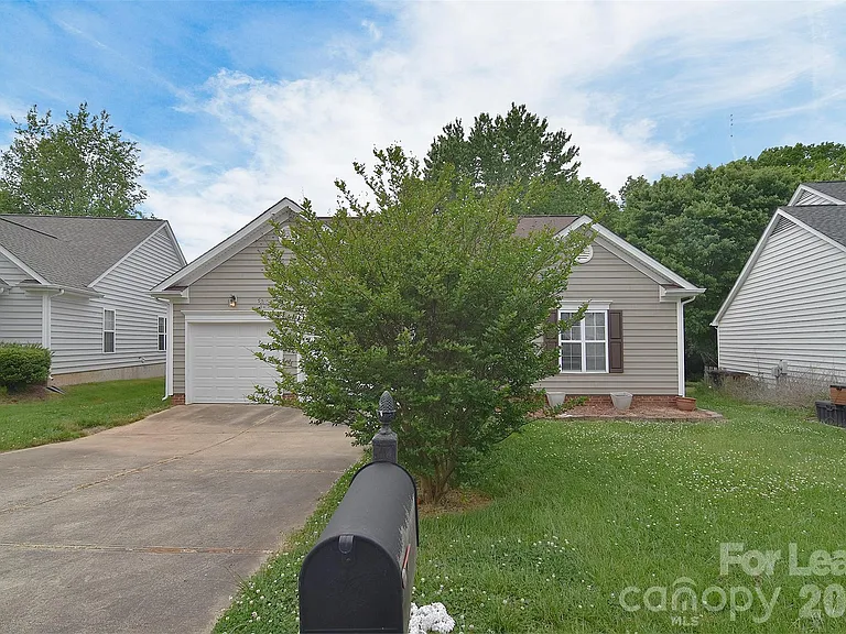 550 Carlisle Dr — Photo 2