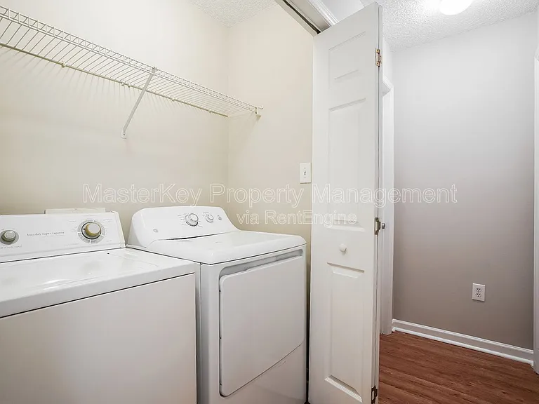 317 Cross Hill Ln — Photo 16