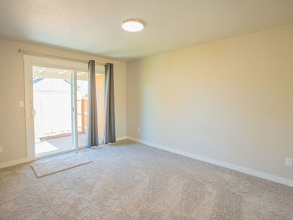 5th image of 2910 Railroad St SE
