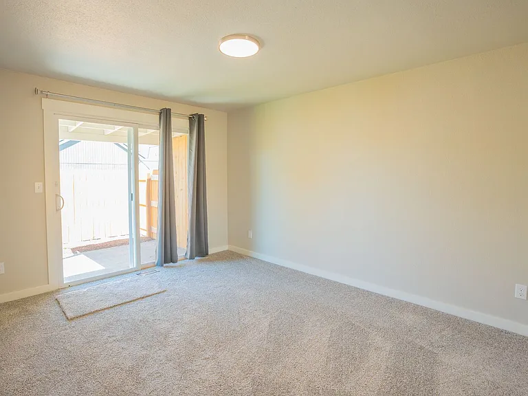 2910 Railroad St SE — Photo 5