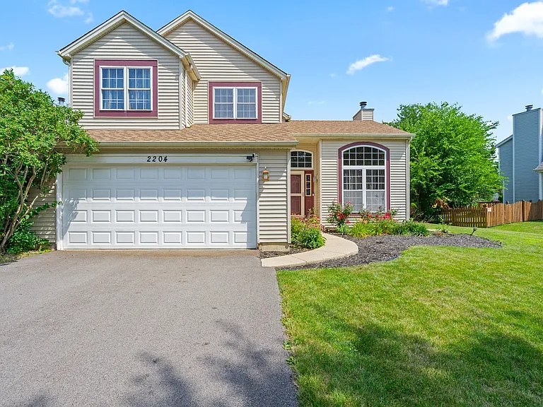 2204 Brindlewood Dr — Photo 1